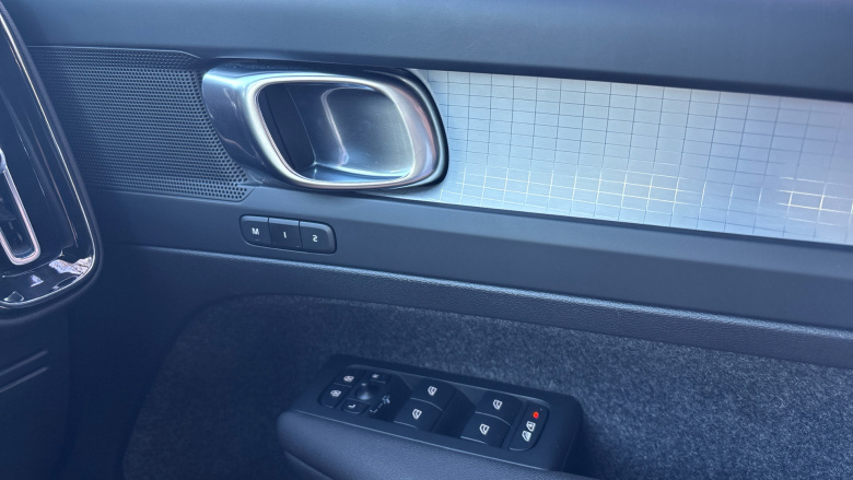 Volvo Xc40 1.5 T4 Recharge PHEV Plus Dark 5dr Auto Estate